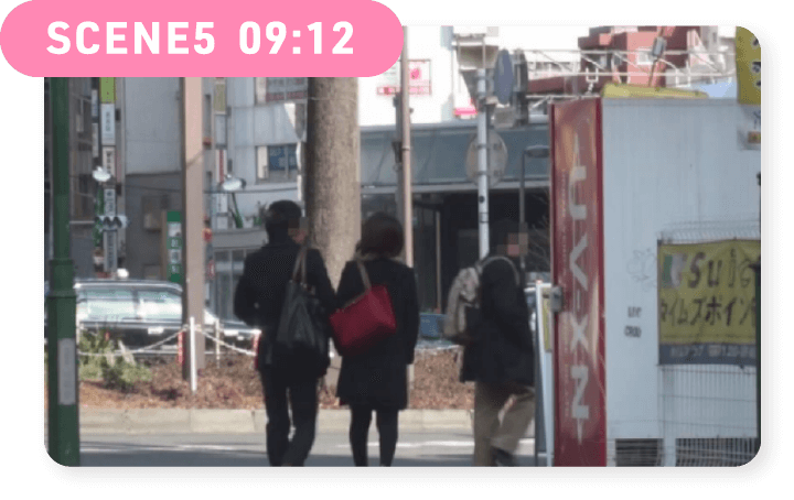 同ホテルから2人が出てきて各々帰路へ。